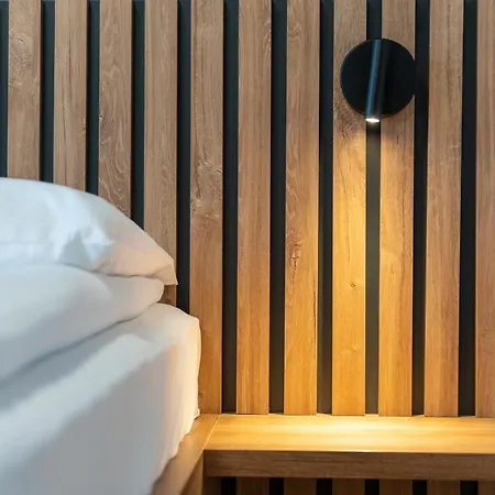 Woody Luna Apartament